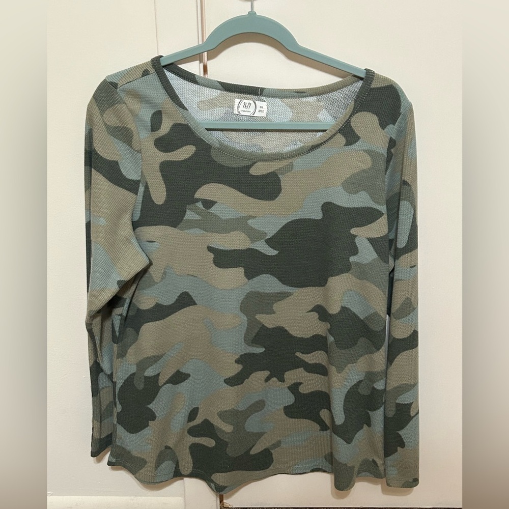 🦋 5/$20 camo waffle top
